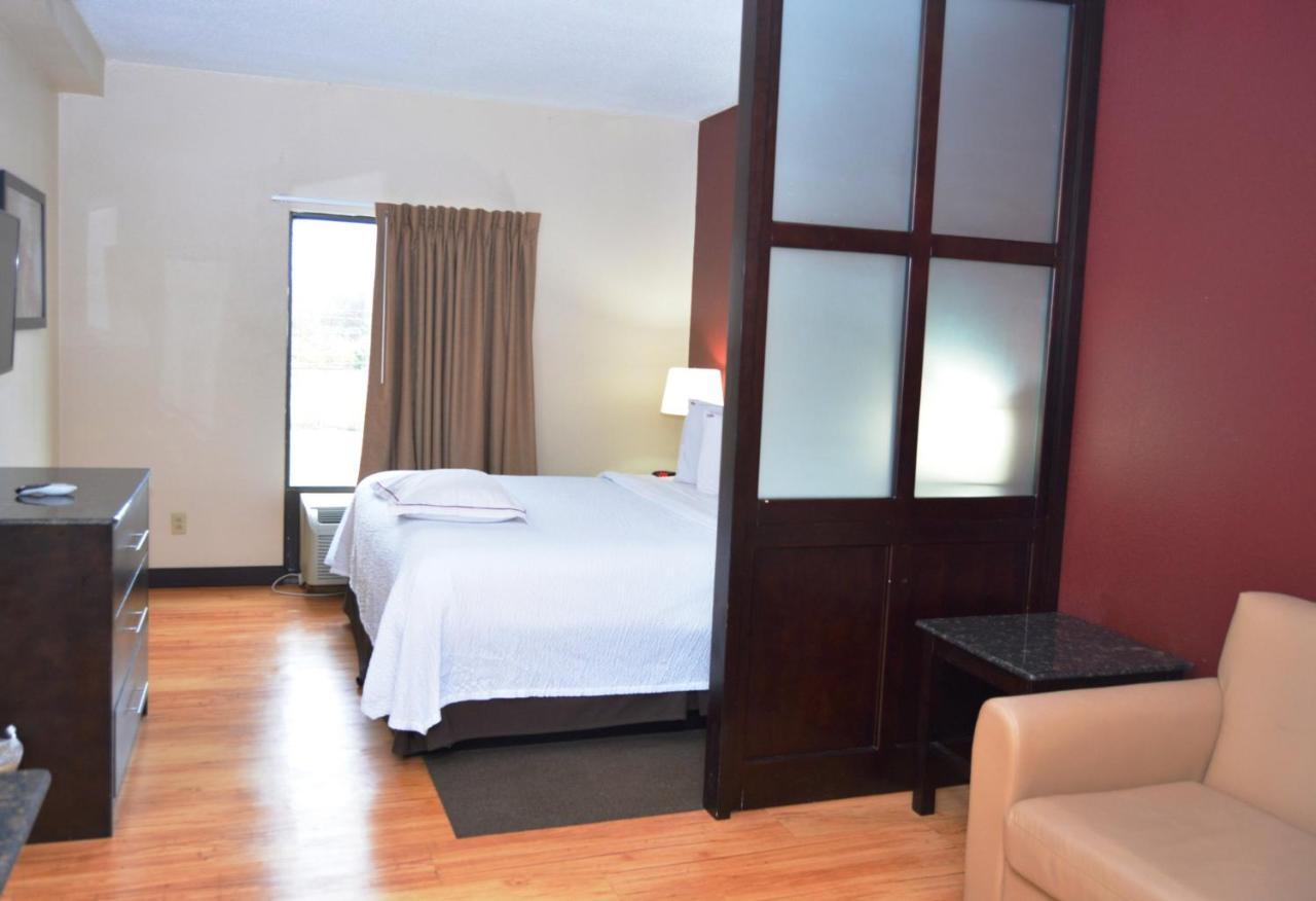 Red Roof Inn Plus+ & Suites Chattanooga - Downtown Экстерьер фото