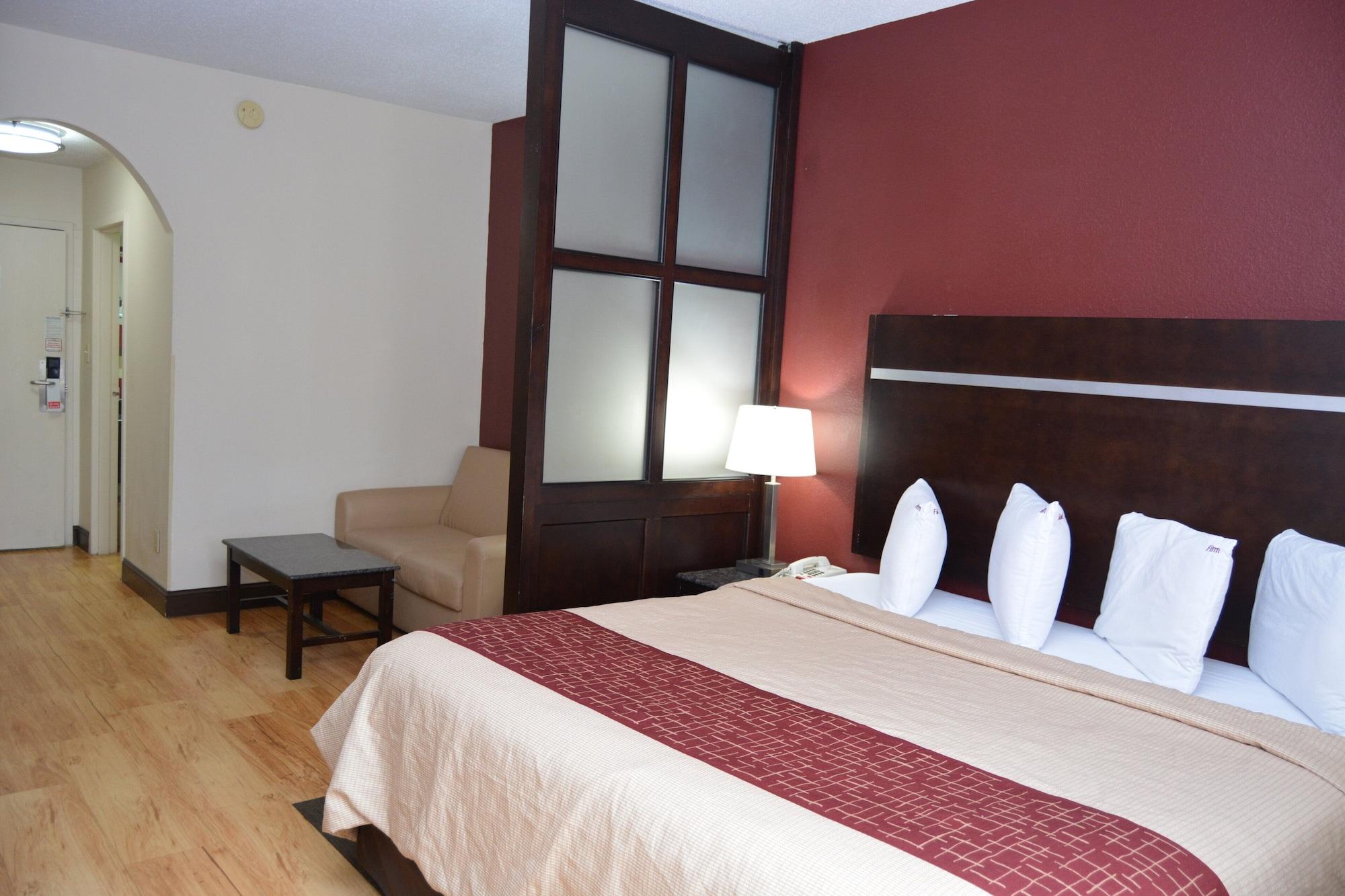Red Roof Inn Plus+ & Suites Chattanooga - Downtown Экстерьер фото