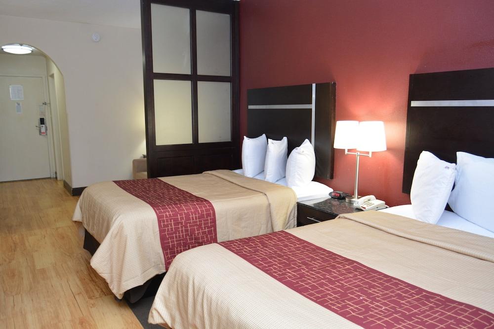 Red Roof Inn Plus+ & Suites Chattanooga - Downtown Экстерьер фото