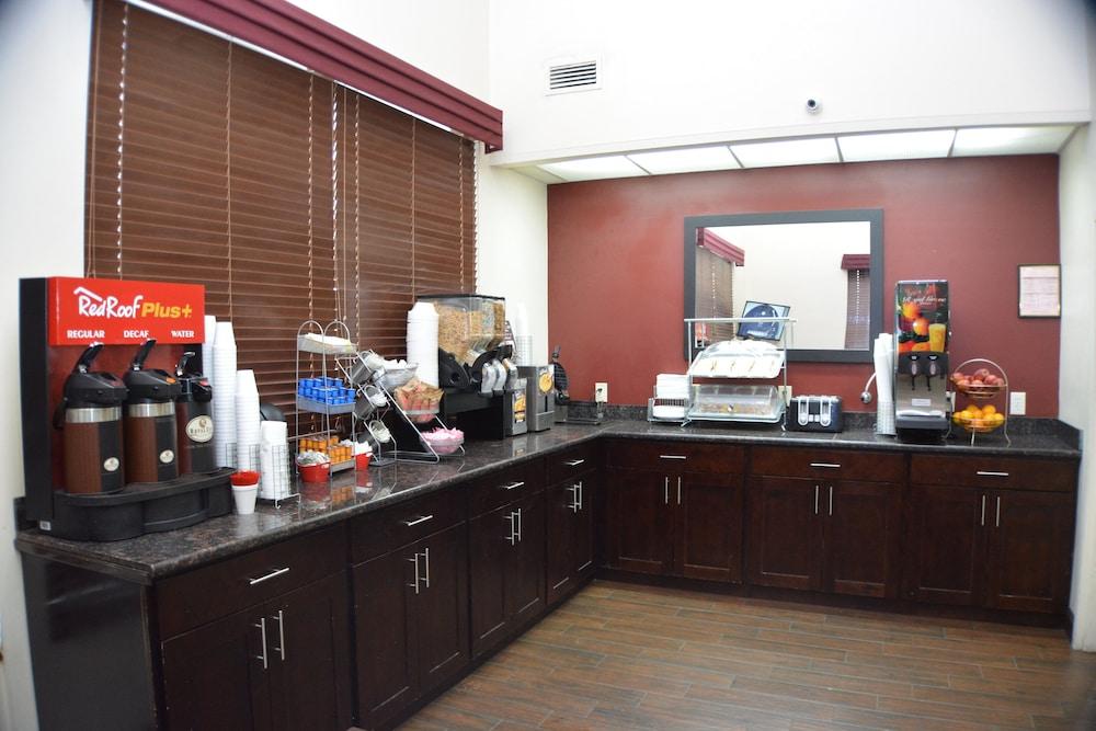 Red Roof Inn Plus+ & Suites Chattanooga - Downtown Экстерьер фото