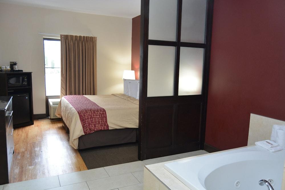 Red Roof Inn Plus+ & Suites Chattanooga - Downtown Экстерьер фото