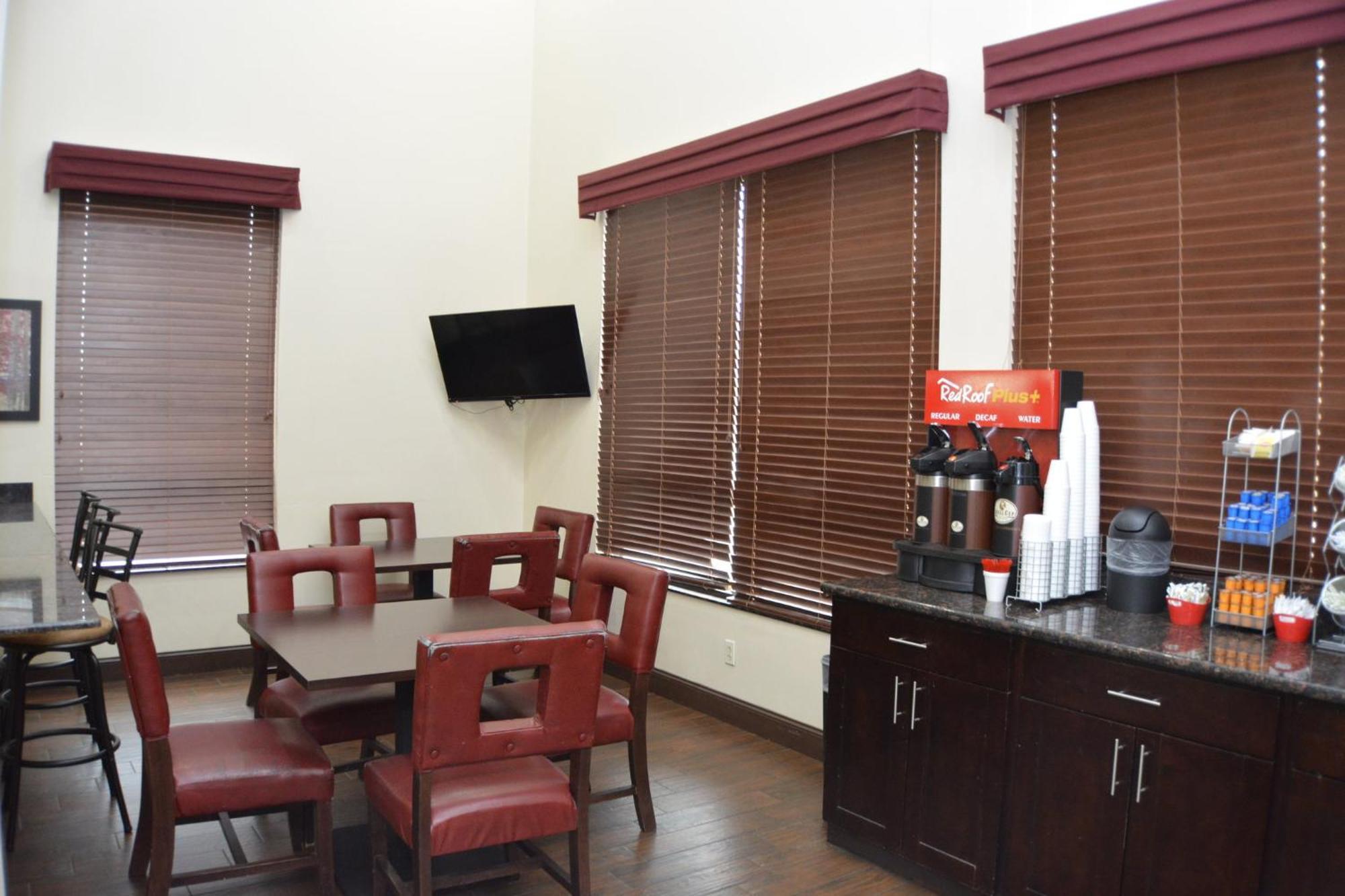 Red Roof Inn Plus+ & Suites Chattanooga - Downtown Экстерьер фото