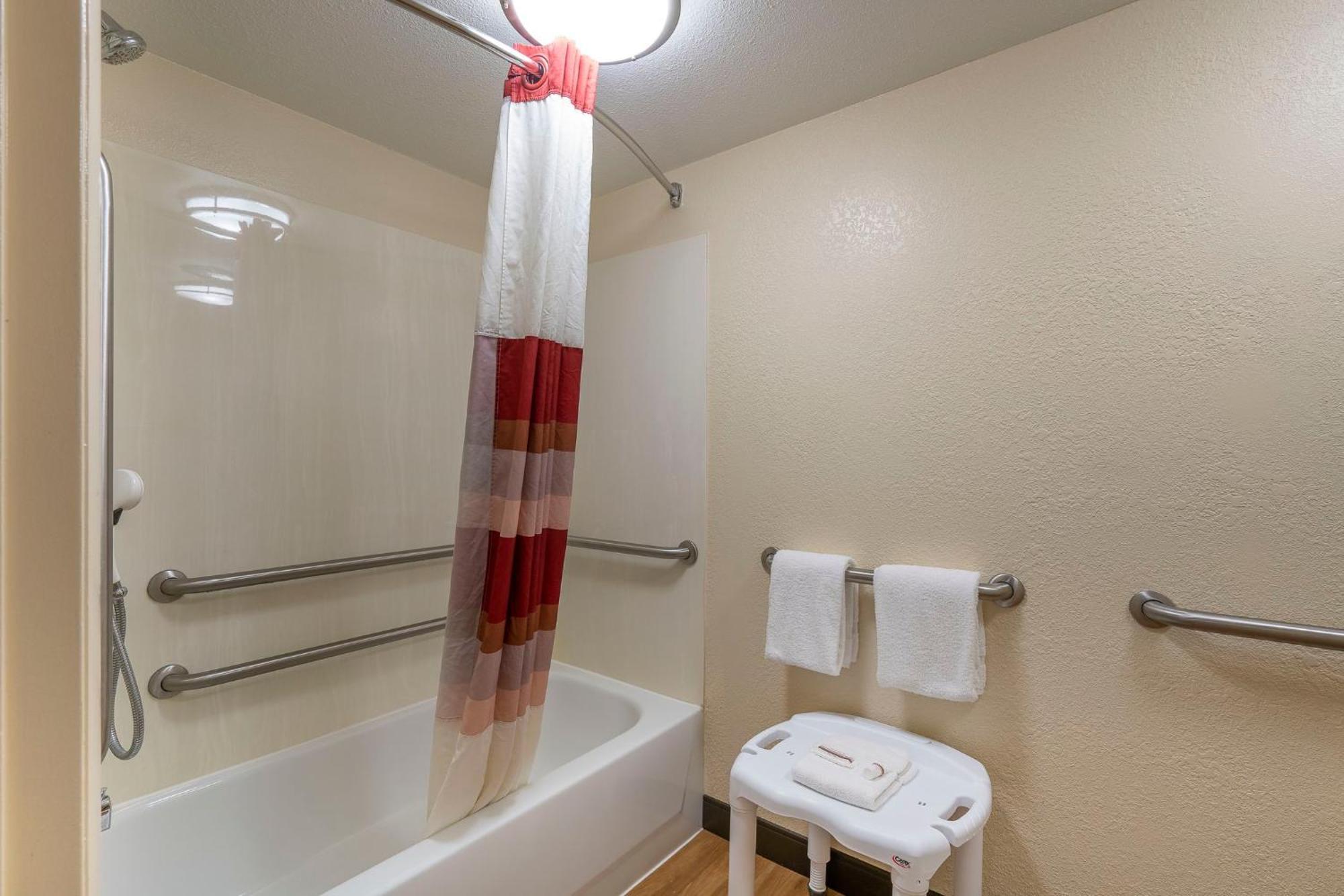 Red Roof Inn Plus+ & Suites Chattanooga - Downtown Экстерьер фото