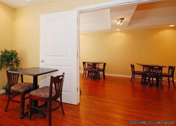 Red Roof Inn Plus+ & Suites Chattanooga - Downtown Ресторан фото