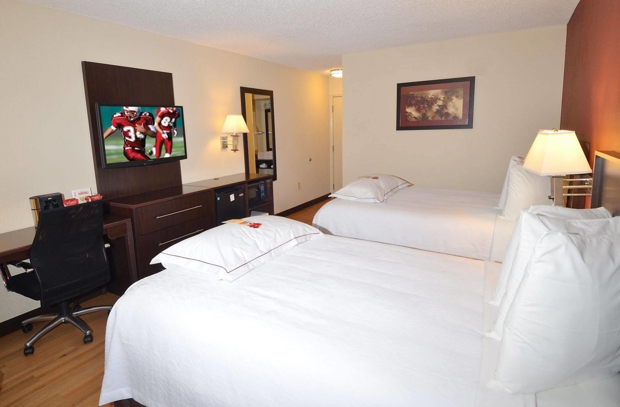 Red Roof Inn Plus+ & Suites Chattanooga - Downtown Экстерьер фото
