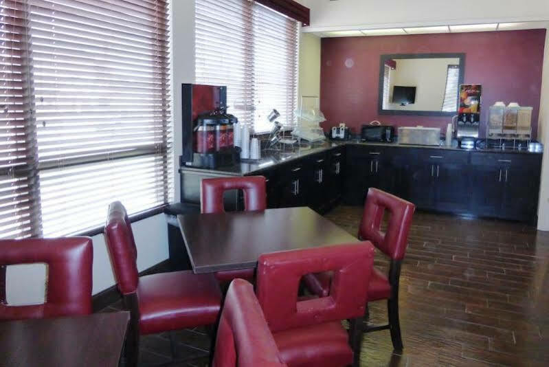 Red Roof Inn Plus+ & Suites Chattanooga - Downtown Экстерьер фото